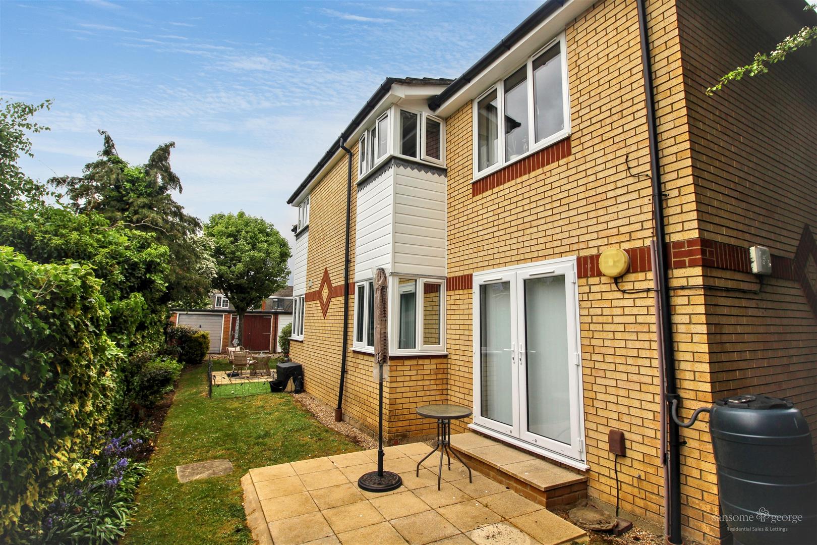 1 bed property in Orchard Court, Reading